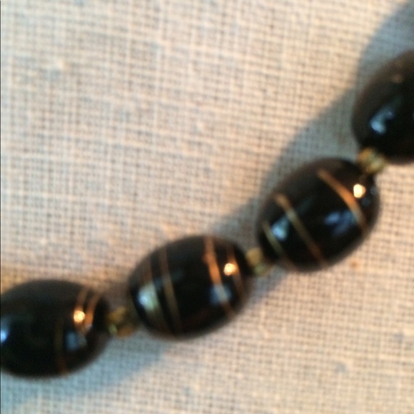 Choker style necklace - Picture 3 of 3